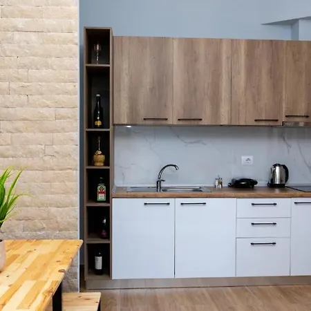 Deja Blue Apartment *